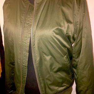 American Eagle Outfitters 🦅 (New with tag)